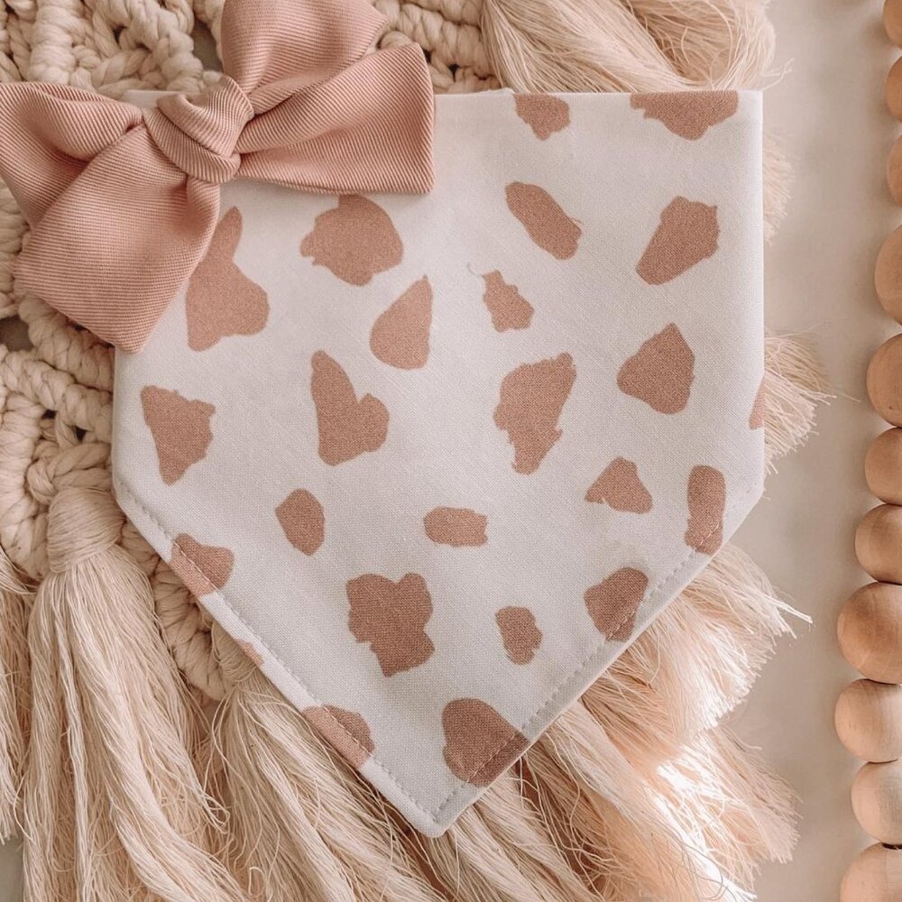 NWT Blush & Fluff Strawberry Cow Print Dog Bandana, White and Pink, Size M